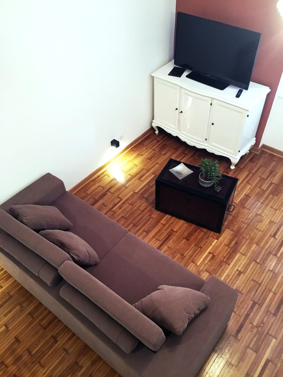Day, TV and multimedia, Living room, On site