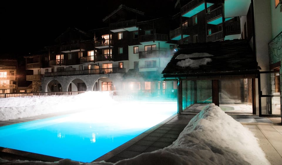 Property building, Swimming pool