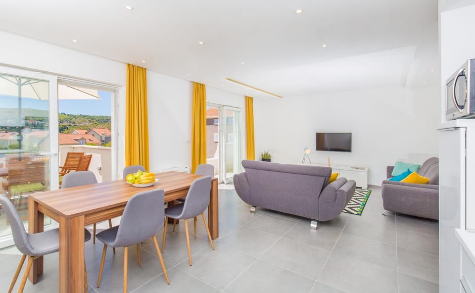 Balcony/Terrace, Dining area