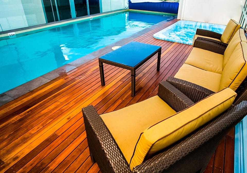 Swimming pool, Swimming pool