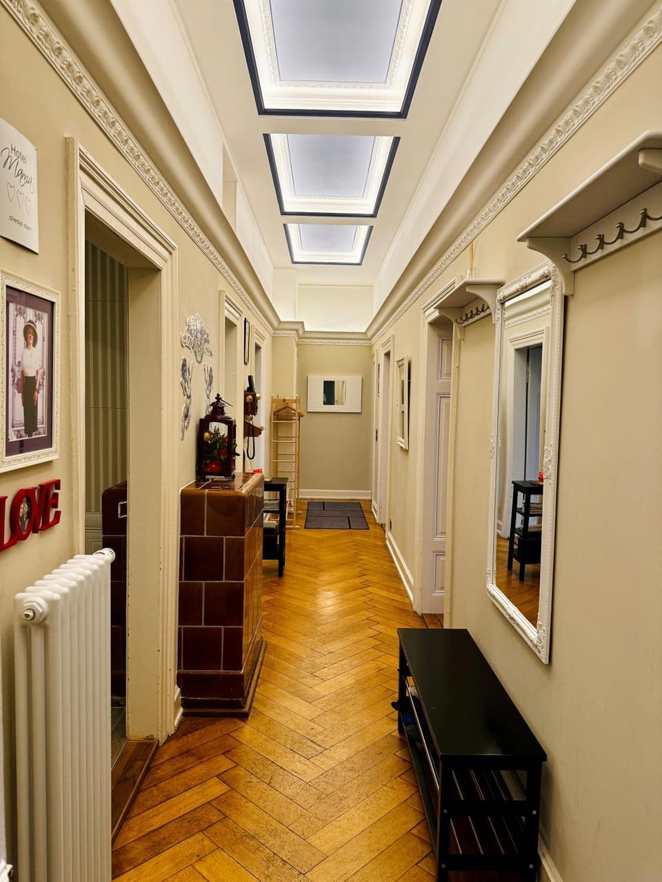 Decorative detail, Seating area