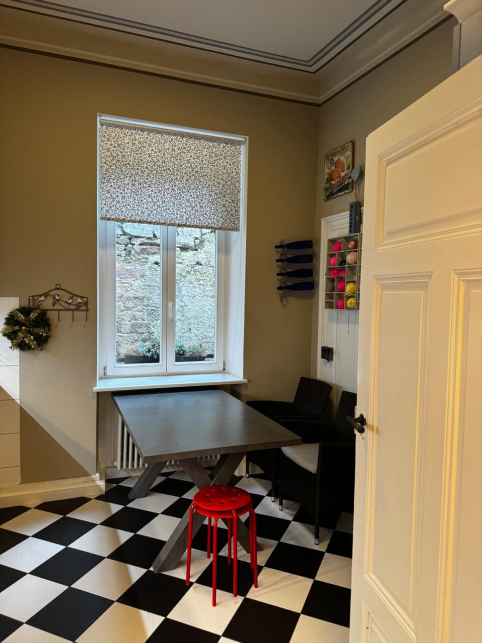 Seating area, Dining area, kitchen