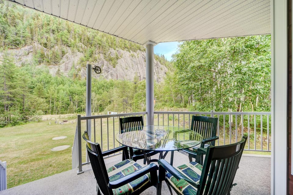 Entre roc et montagne Apartment in L'Anse-Saint-Jean