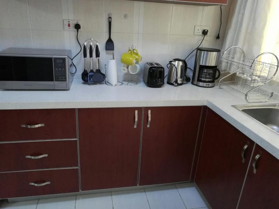Coffee/tea facilities, Kitchen or kitchenette, Communal kitchen