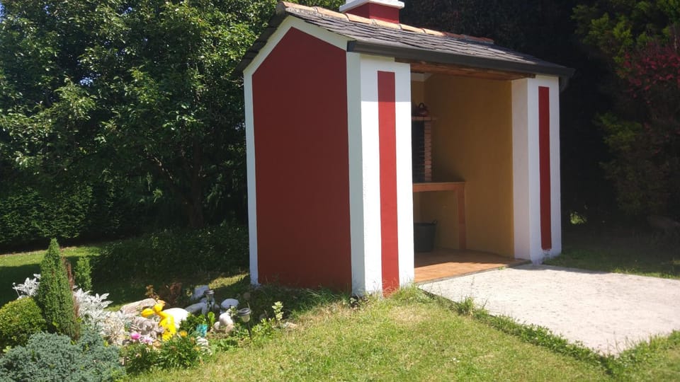 Vivienda de Uso Turístico Carballo Blanco 1 House in Galicia