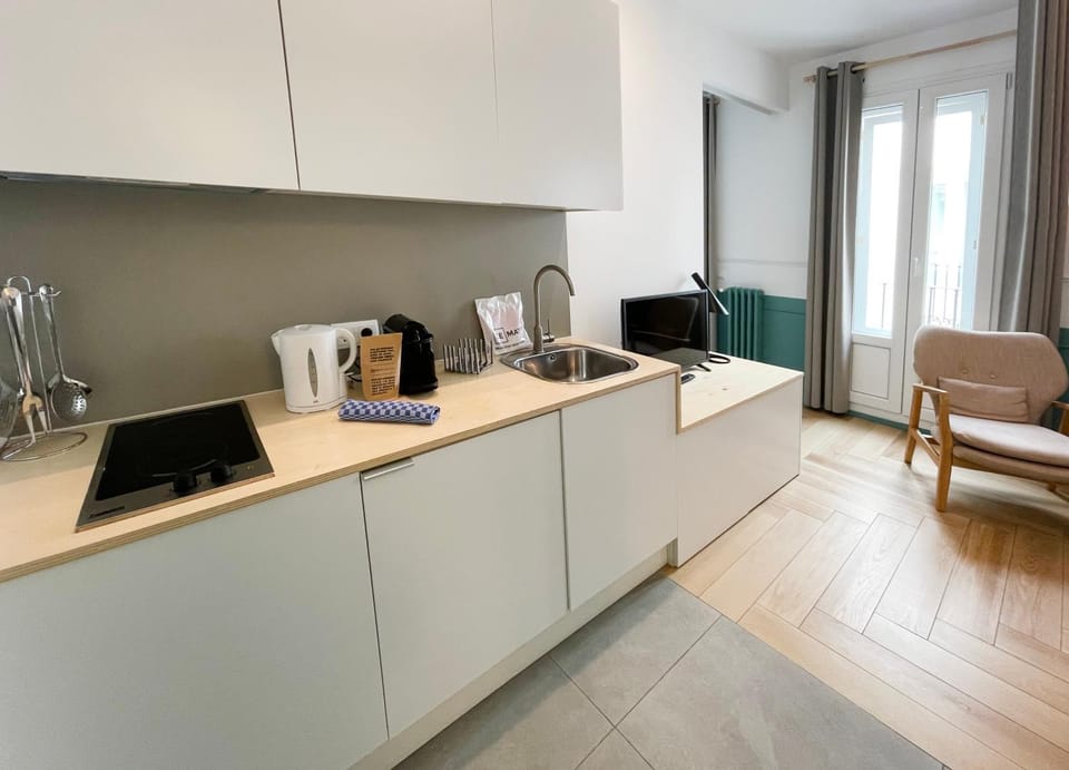 Kitchen or kitchenette