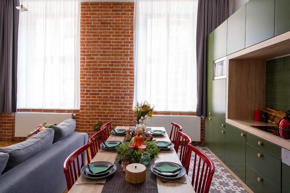 Dining area, kitchen