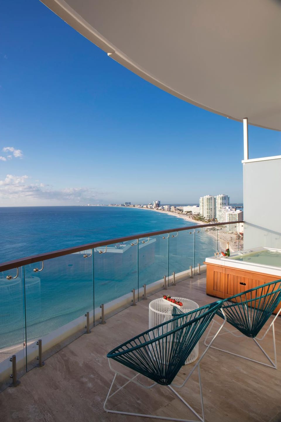 Day, Natural landscape, Hot Tub, View (from property/room), Balcony/Terrace, Living room, Beach, Sea view