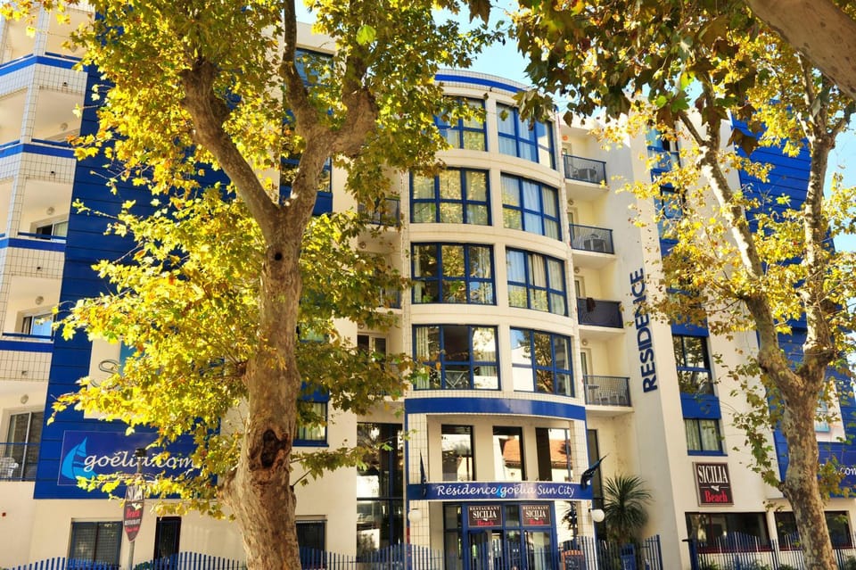 Property building, Facade/entrance