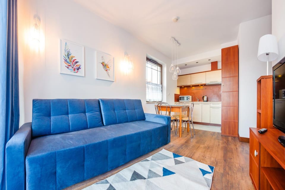 TV and multimedia, Kitchen or kitchenette, Living room, Seating area, Dining area