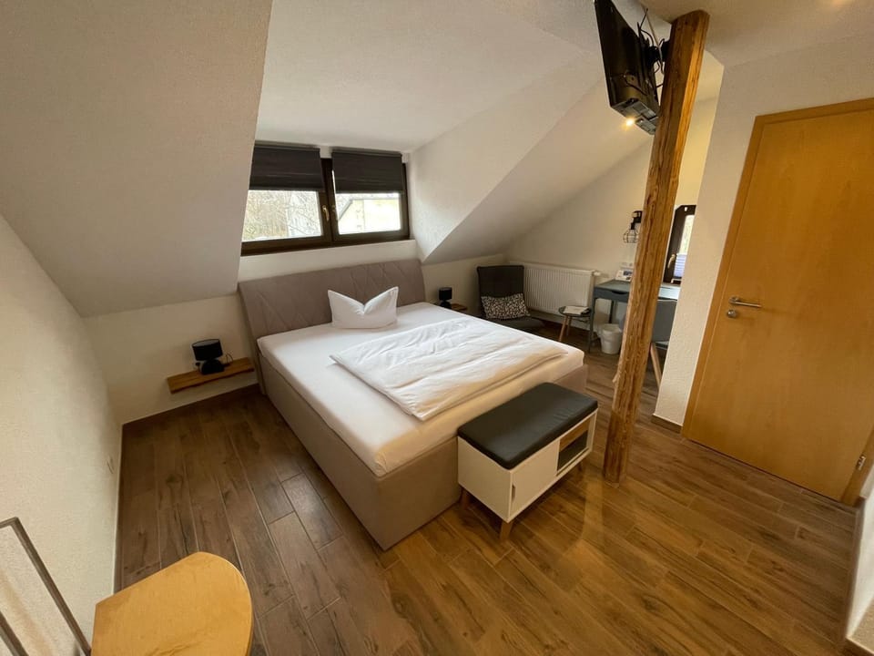 Bed, Photo of the whole room