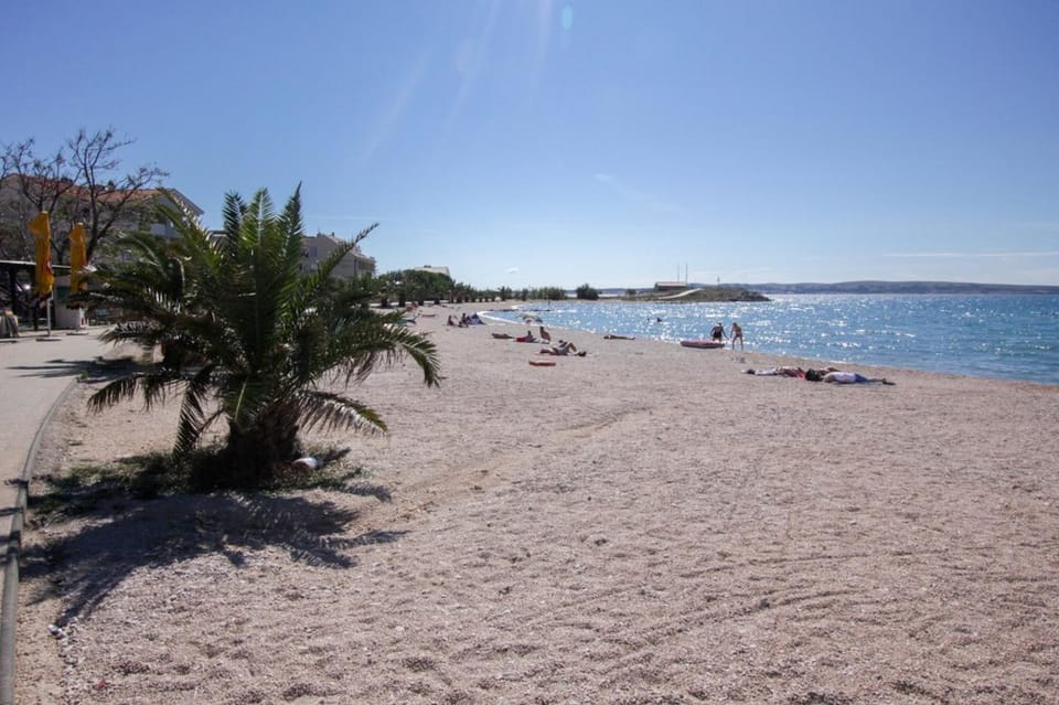 Neighbourhood, Natural landscape, Beach, Beach, Location
