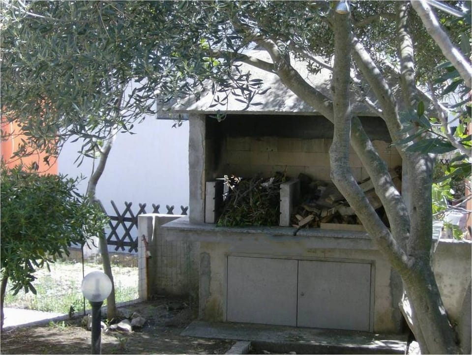 BBQ facilities, Garden, Balcony/Terrace