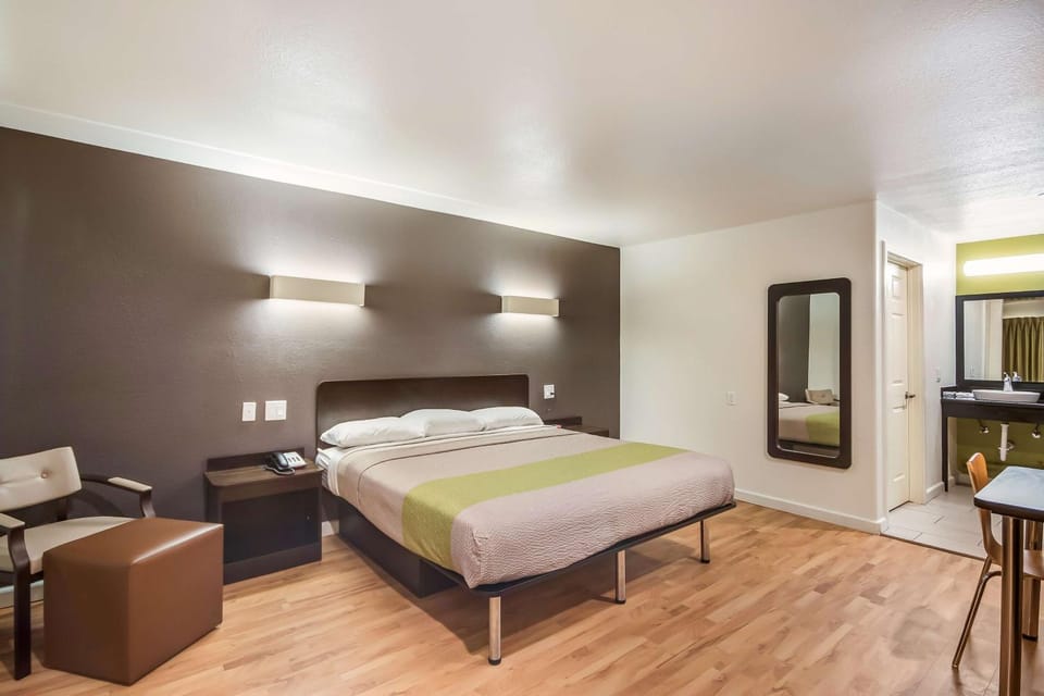 Photo of the whole room, Seating area, Bedroom, On site