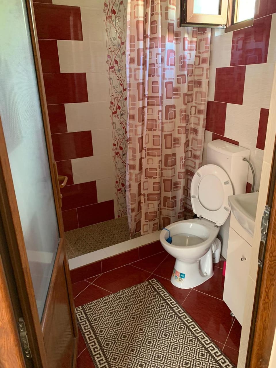 Casa Flori Bed and Breakfast in Romania