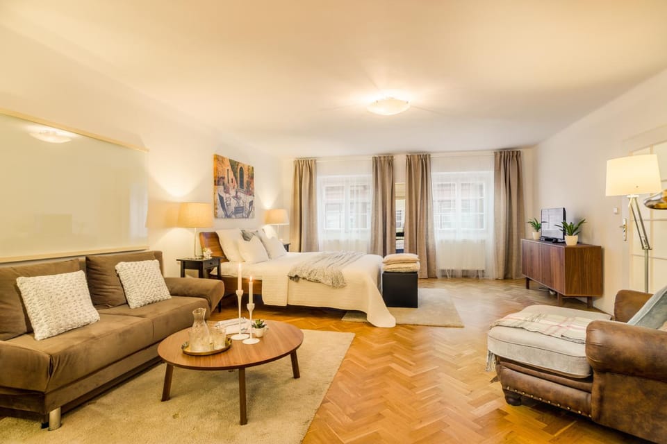 Living room, Photo of the whole room