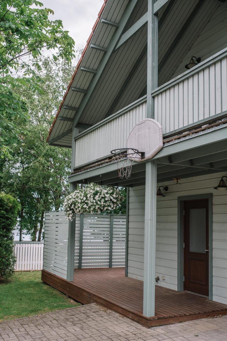 Facade/entrance