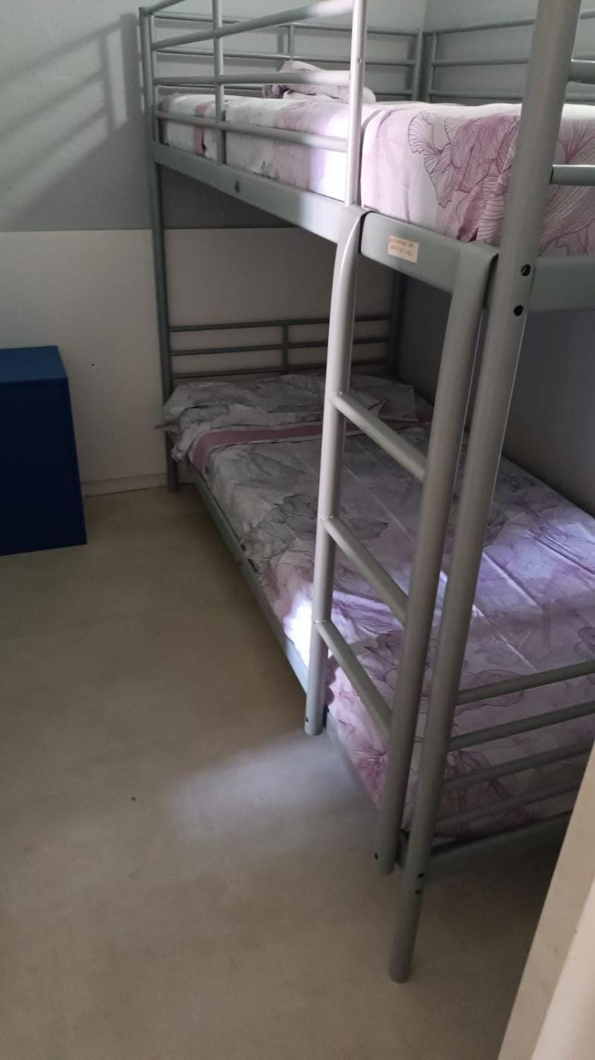 Bedroom, bunk bed