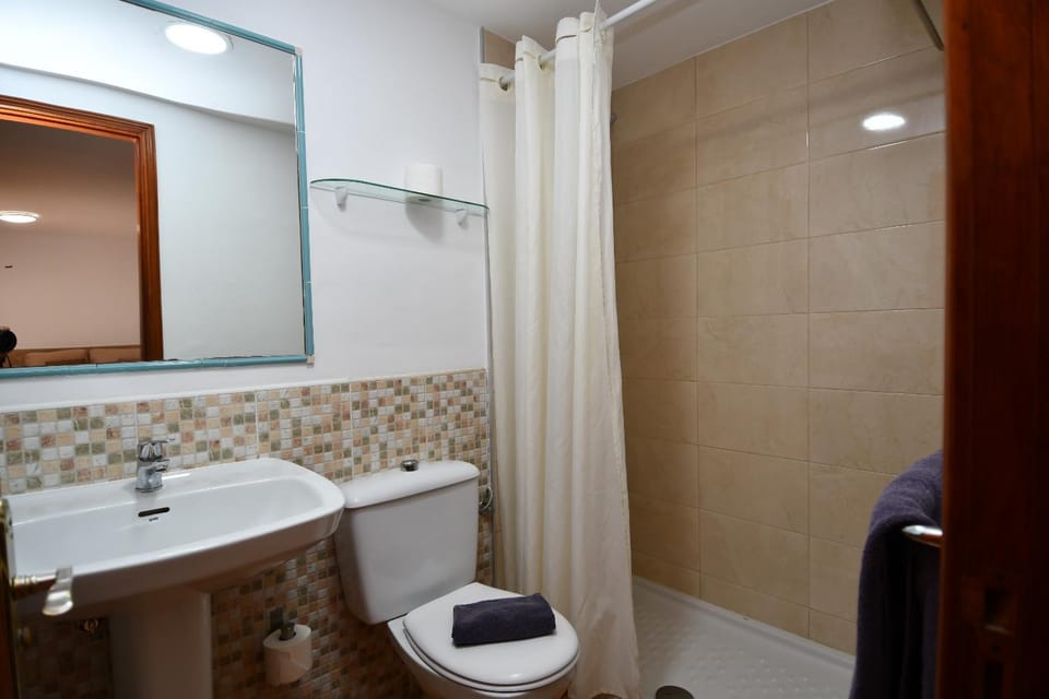 Bathroom, Decorative detail