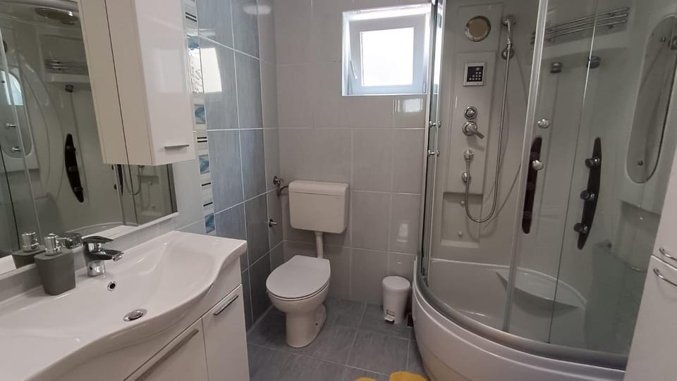 Apartman "TRI MASLINE" Apartment in Makarska