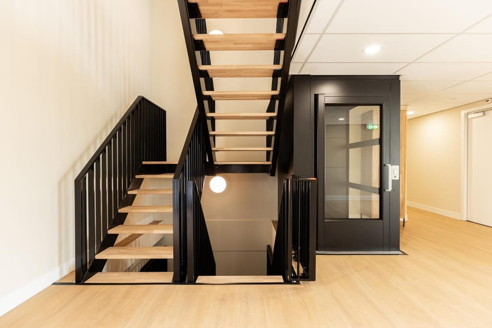 elevator, Internal: Not applicable to any particular room