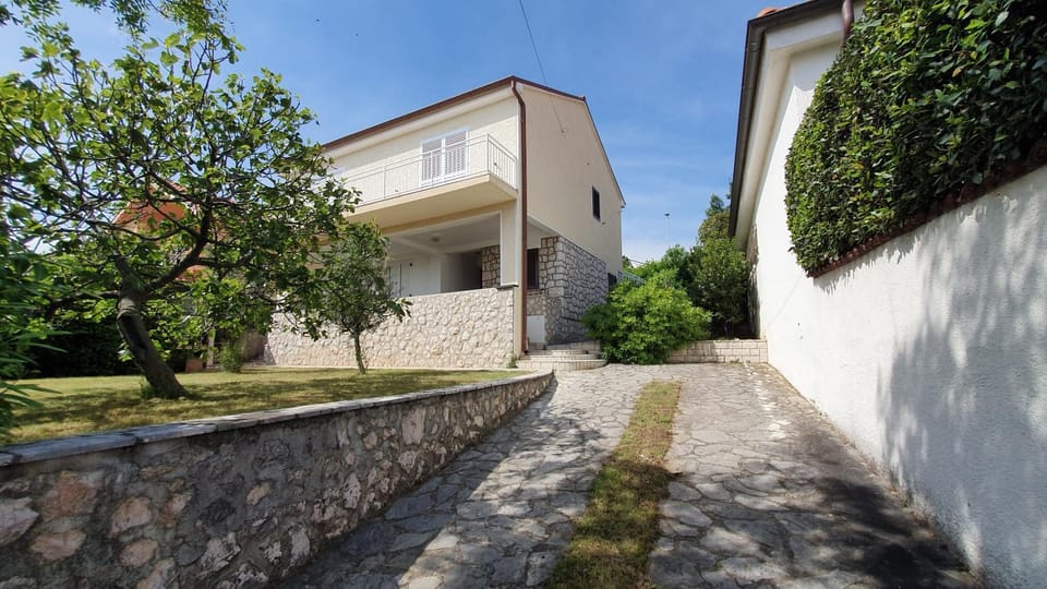Patio, Facade/entrance