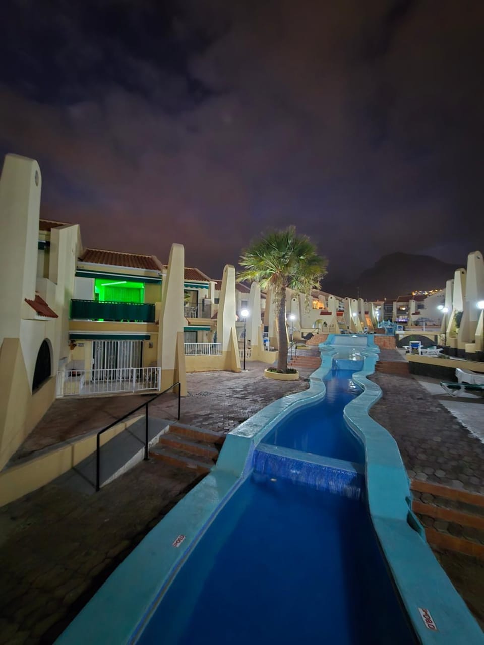 Night, Pool view