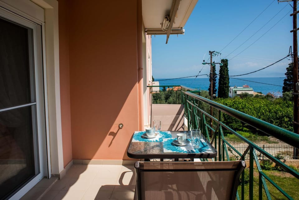 Lovely Apartment Next to the Sea Lygia Korinthias Apartment in Peloponnese Region