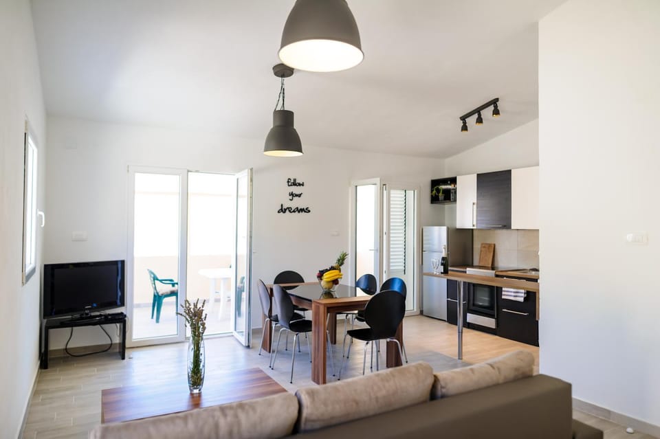 TV and multimedia, Living room, Sea view