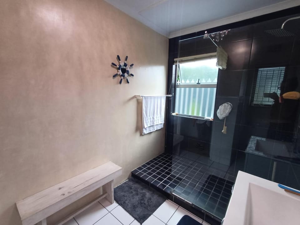 Shower, towels