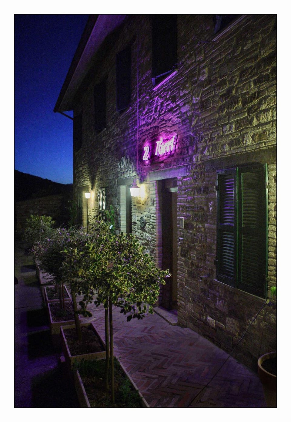 Facade/entrance, Facade/entrance, Night, Decorative detail