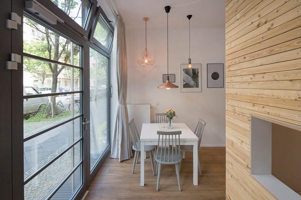 Seating area, Dining area