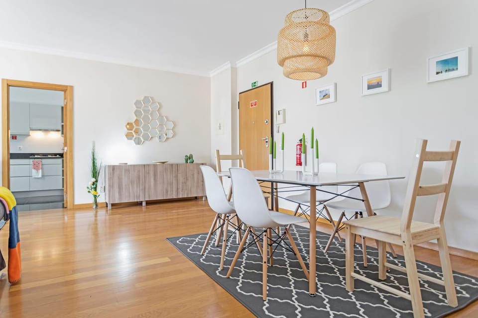 Living room, Seating area, Dining area, Area and facilities