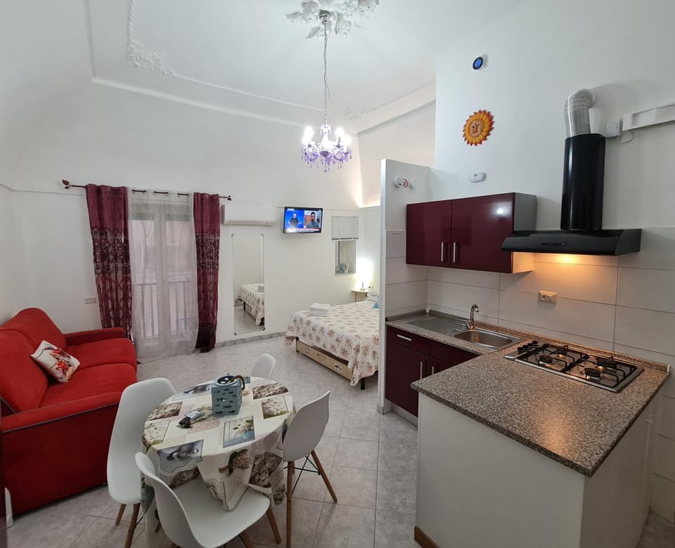 Kitchen or kitchenette, Lunch