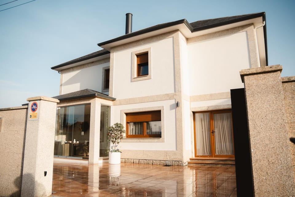 Property building, Day