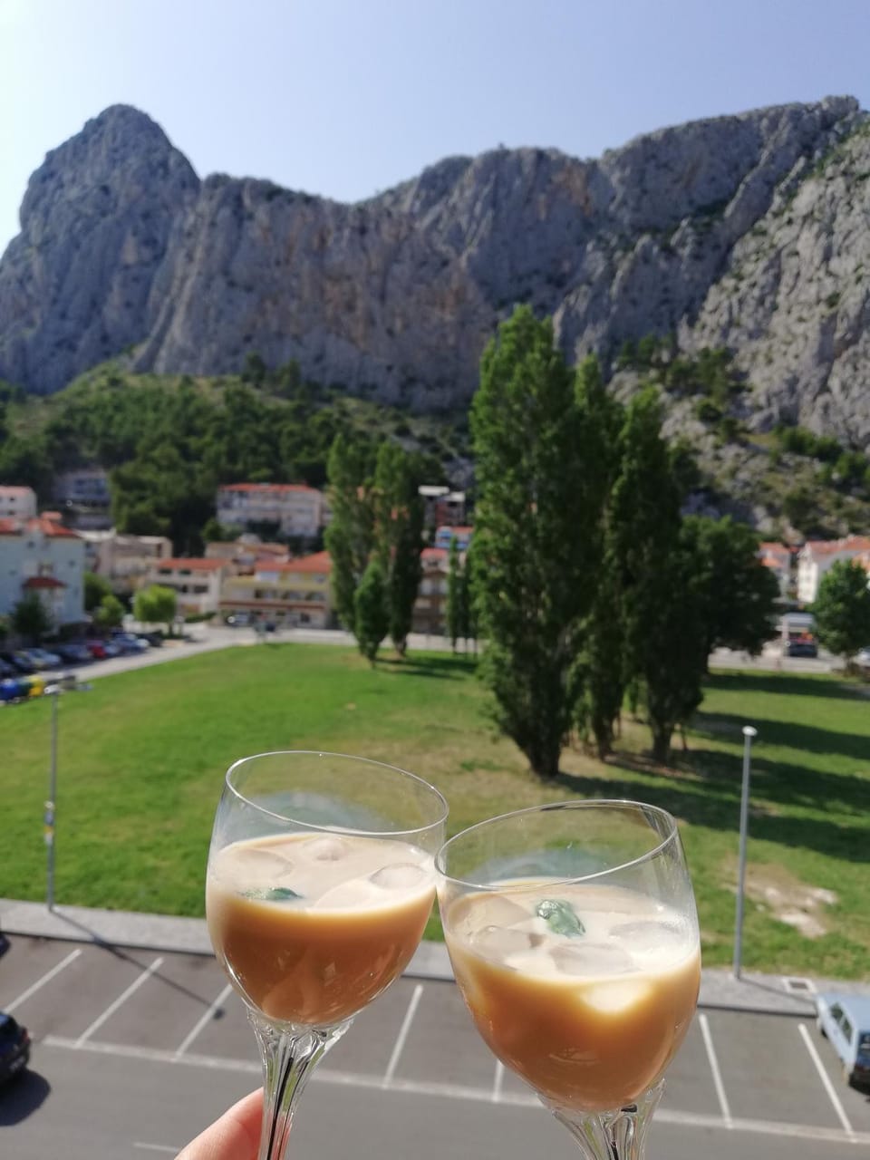 Natural landscape, On site, Landmark view, Mountain view, Drinks