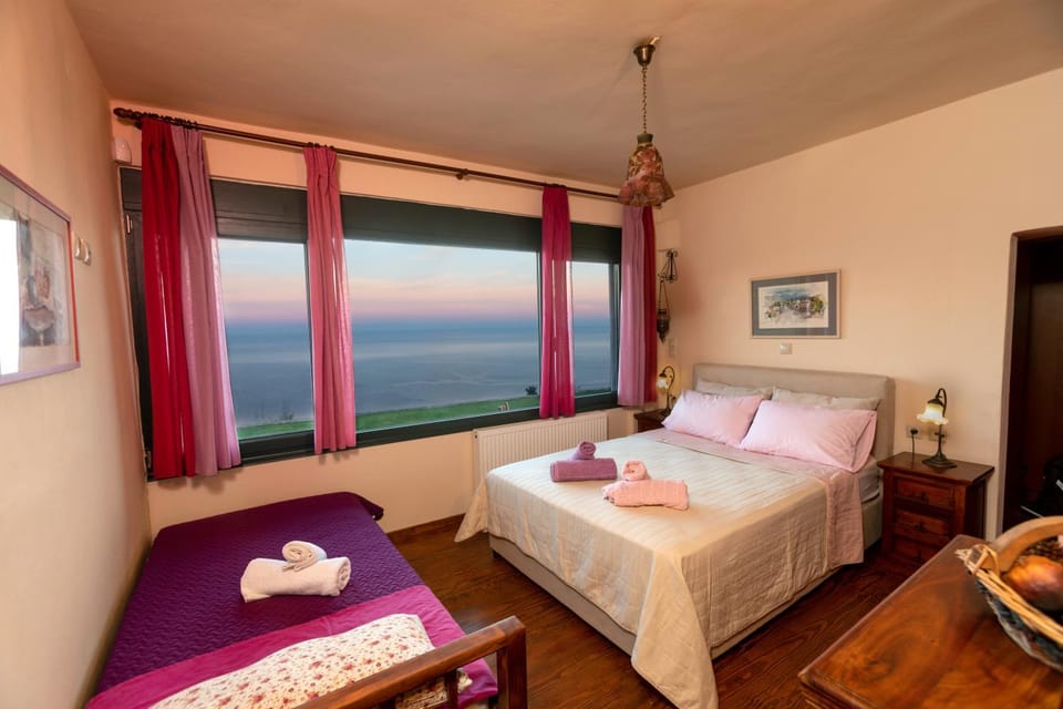 Bedroom, Garden view, Sea view