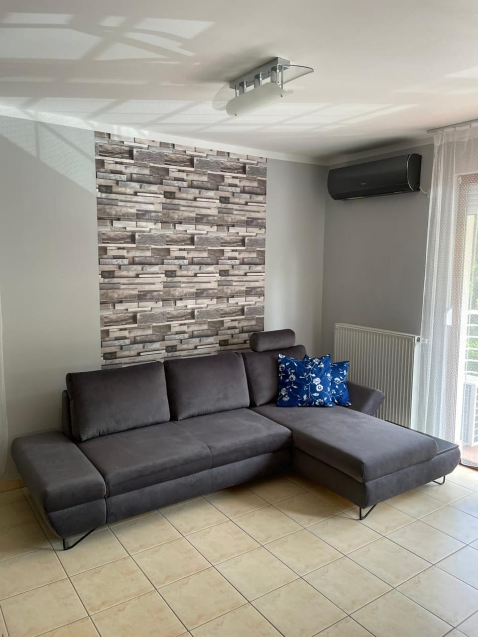Bed, Living room
