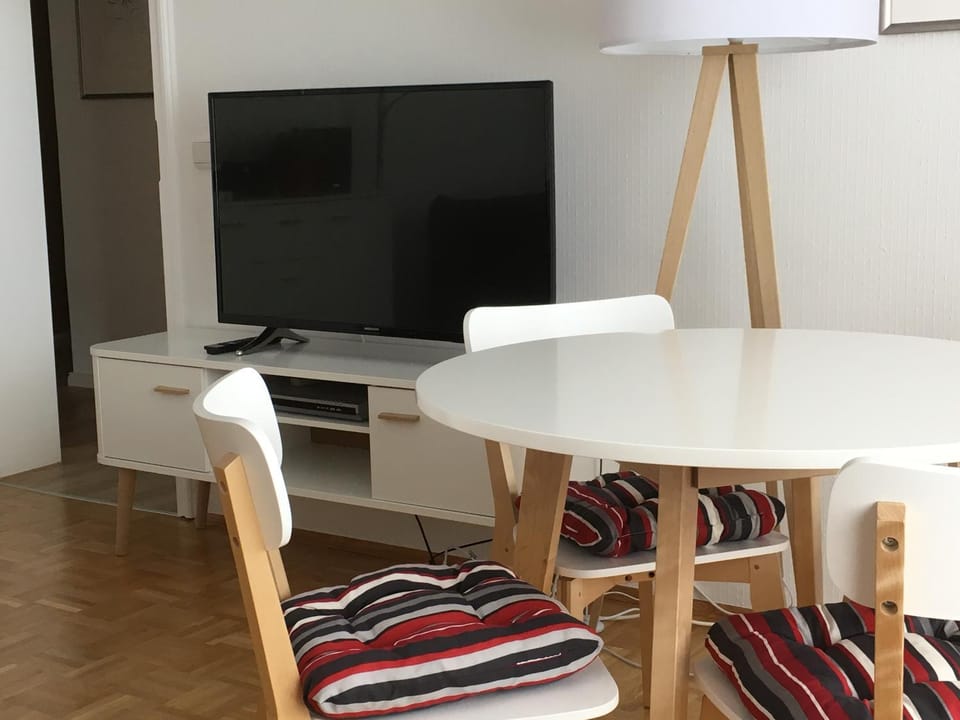 TV and multimedia, Dining area
