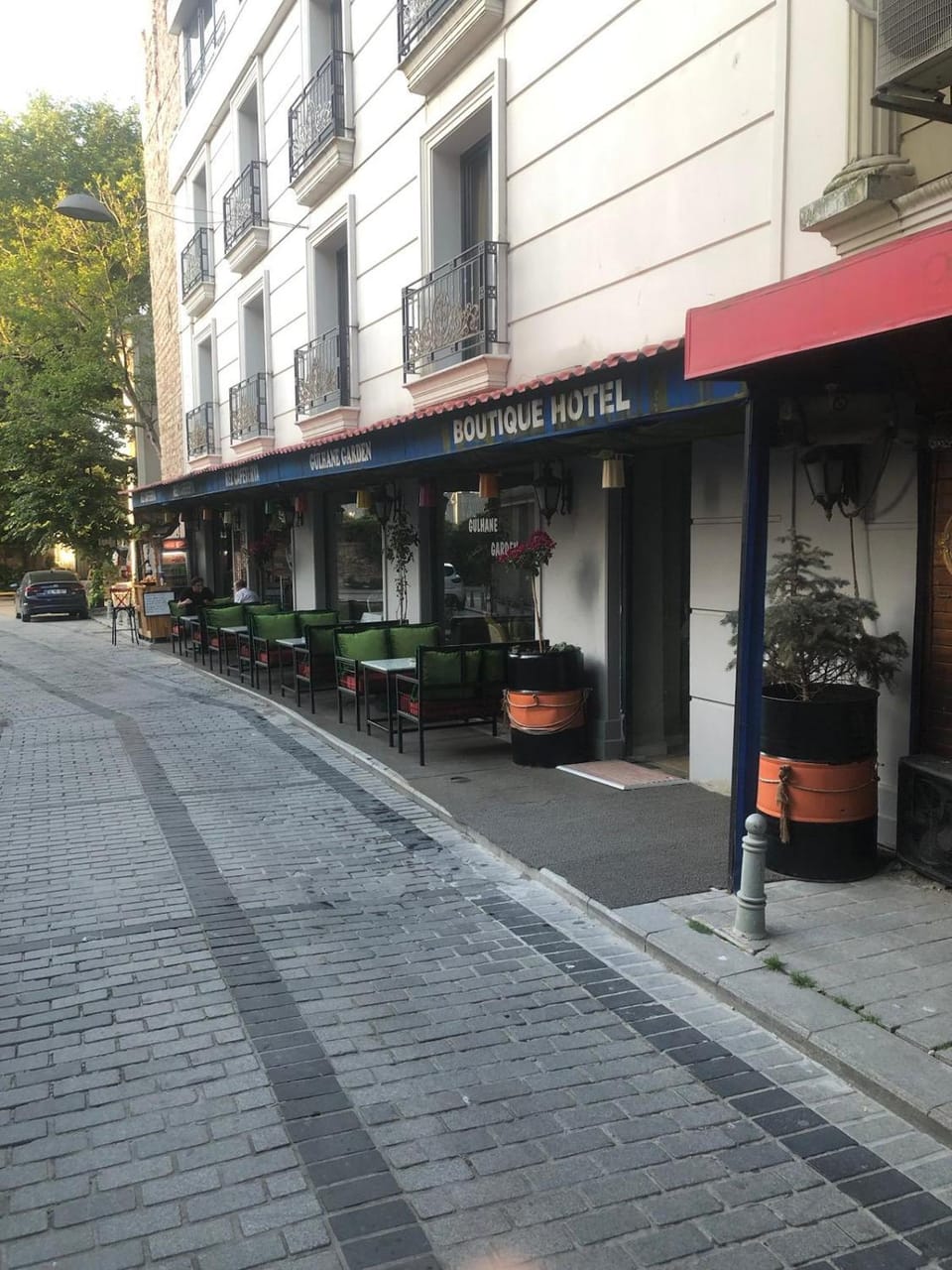 Property building, Day, Street view, Location