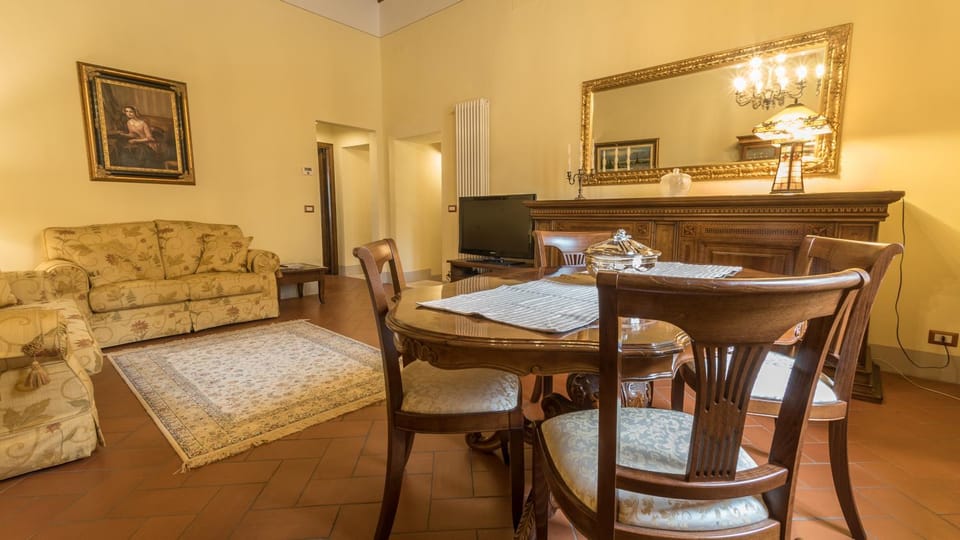 Living room, Dining area