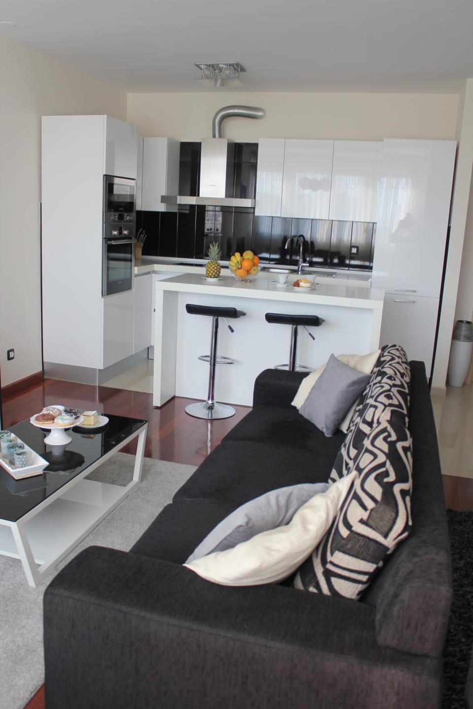 Kitchen or kitchenette, Living room