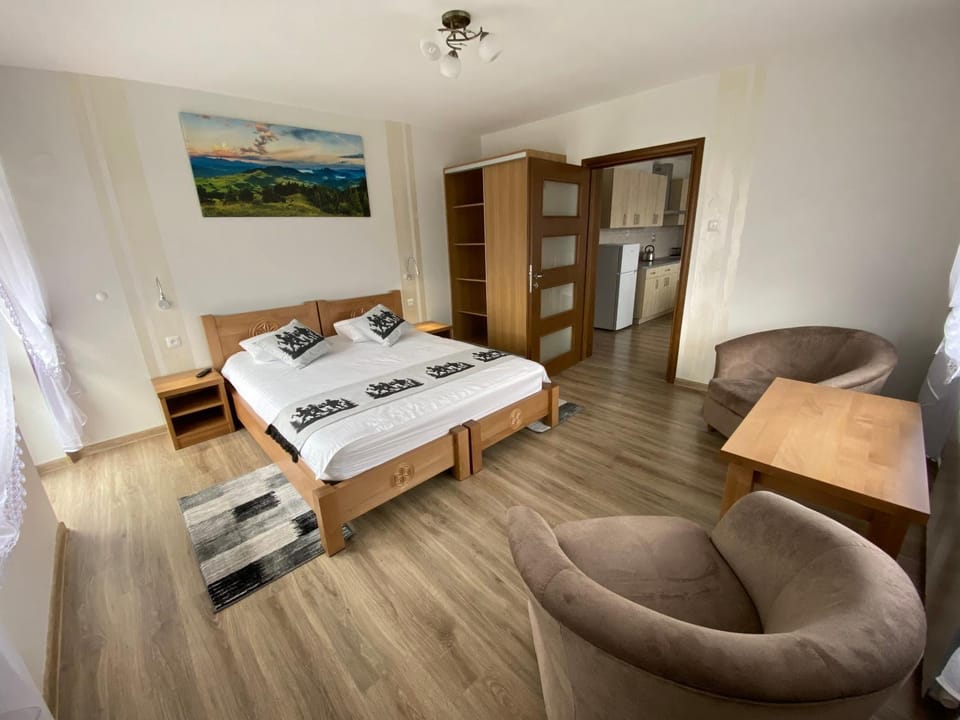 Photo of the whole room, Bedroom