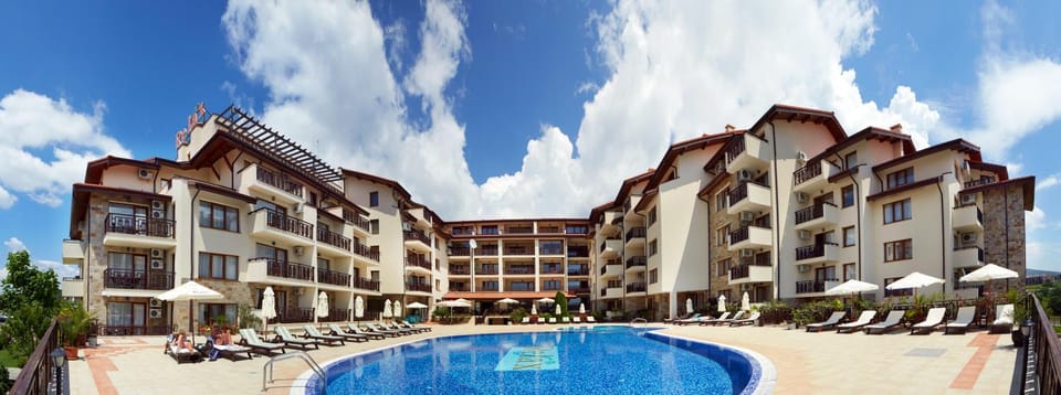 Pool view, Swimming pool