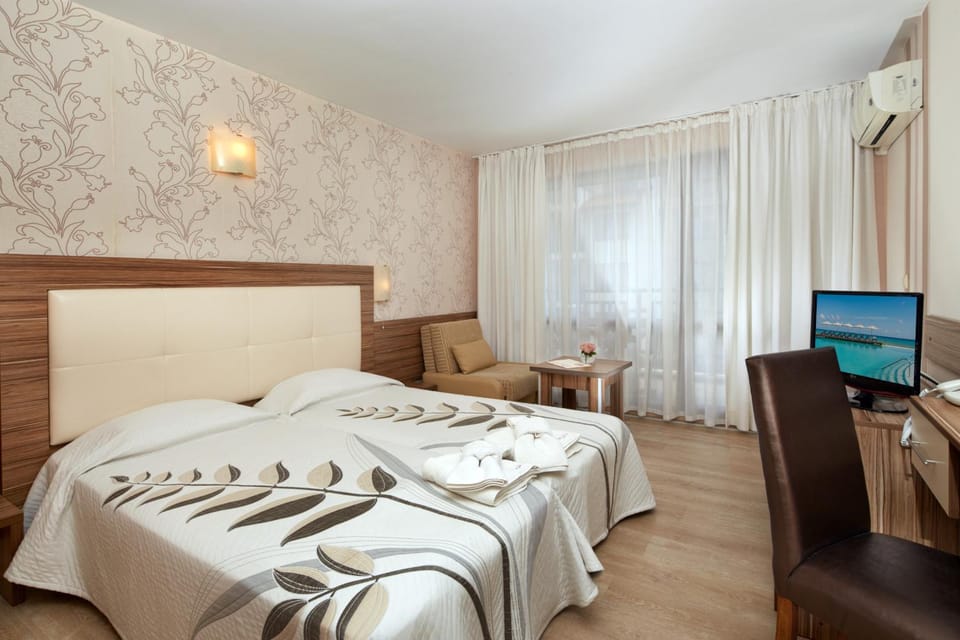 Bed, Photo of the whole room