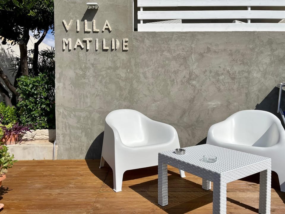 Patio, Day