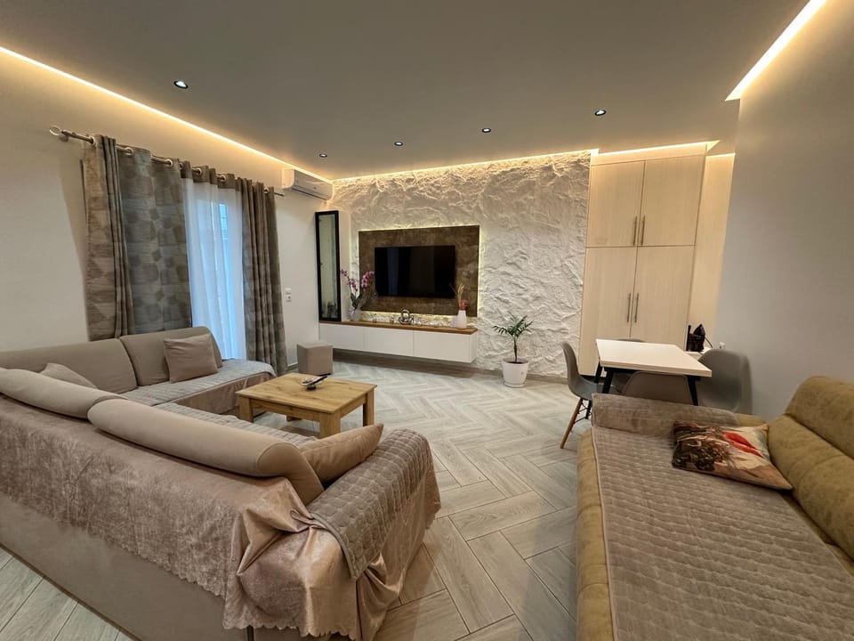Vila Floban & MIRDAR KOSHI Apartment in Sarandë