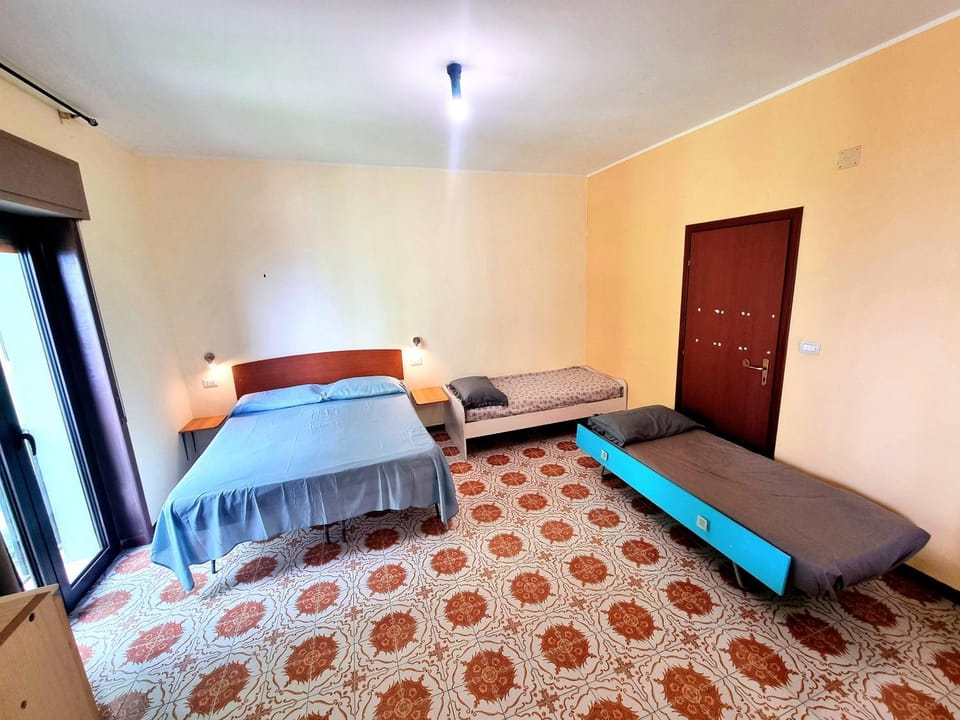 GIALLO - PROPPRO SRL - MILAZZO FRONTE MAREe Apartment in Milazzo