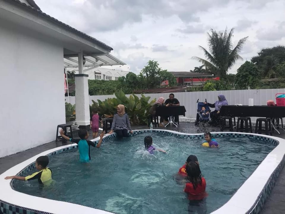 Swimming pool, Swimming pool
