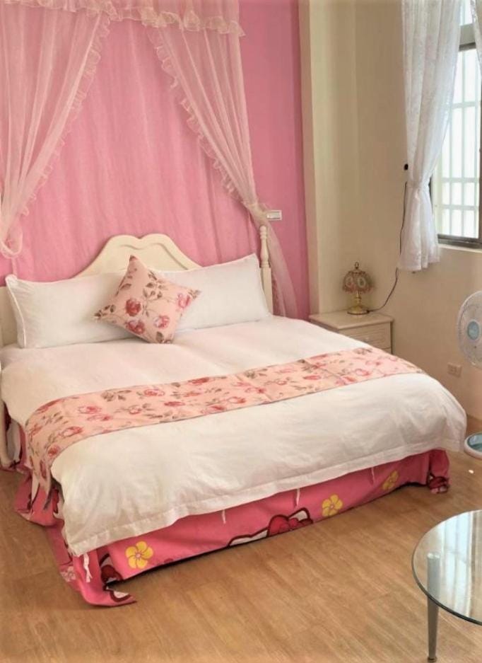 小城堡民宿Little Castle hotel 19窩窩近東大門夜市好停車 Vacation rental in Taiwan, Province of China
